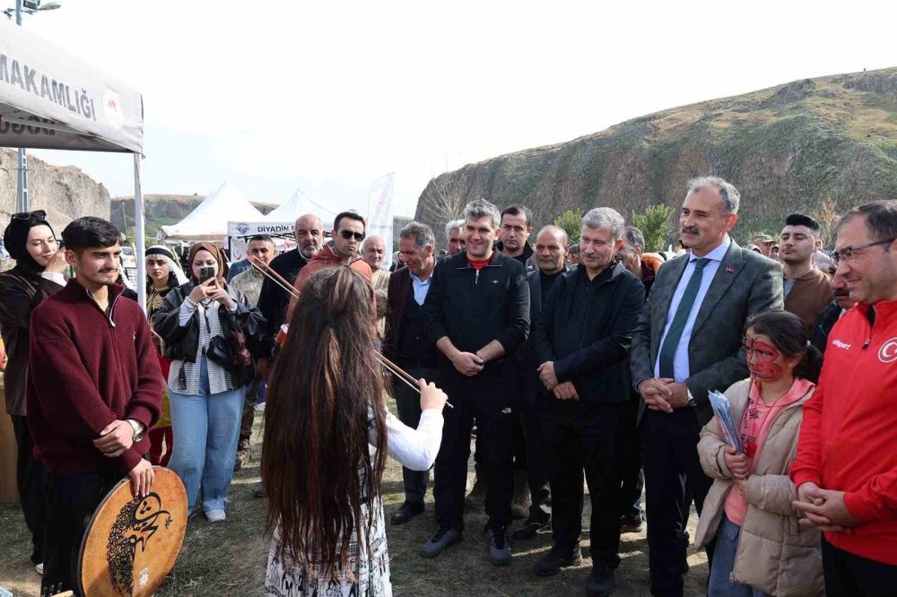 Diyadin'de 4. Geleneksel Kanyon Yürüyüşü.. Murat Kanyonu'nda Etkinlik Düzenlendi!