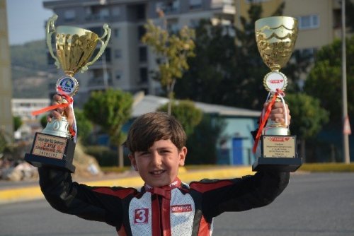 9 Yaşındaki Minik Aras, Kenan Sofuoğlu’nun İzinde