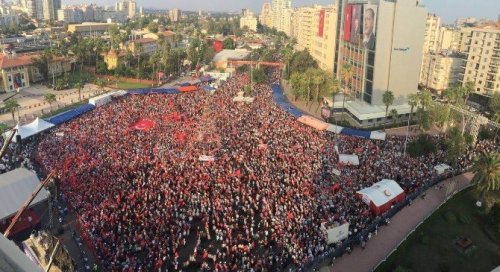Adana’da Demokrasi Ve Şehitler Mitingi