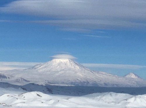 Ağrı Dağı'nın Zirvesinde Görsel Şov