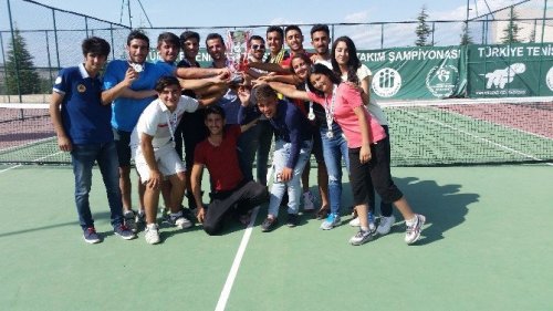Ağrı’nın Gururu Tenisçiler Doğunun Şampiyonu Oldu