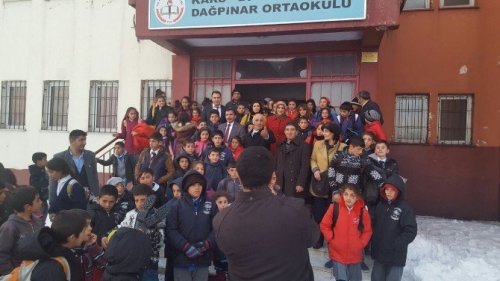 AK Parti'den Öğrencilere Yılbaşı Hediyesi