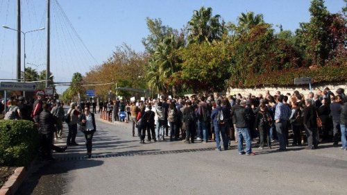 Akdeniz Üniversitesinde ‘Barış Bildirgesi’ Eylemi