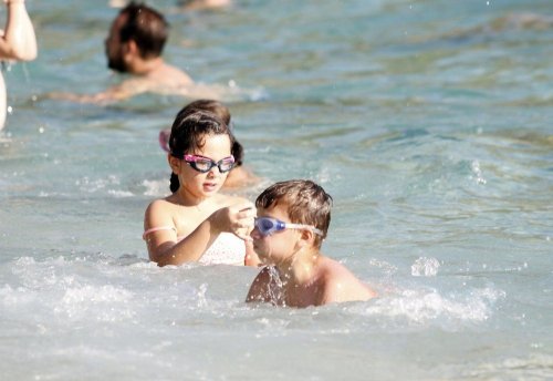 Alanya’da Plajlar Doldu Taştı