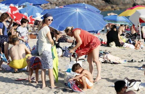 Alanya’da Plajlar Doldu Taştı