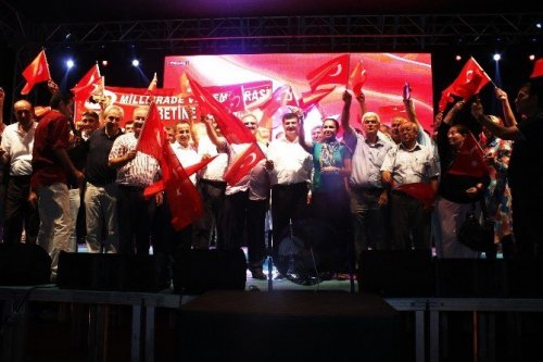 Antalya’da Demokrasi Nöbeti Aralıksız Devam Ediyor