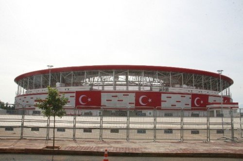 Antalya’da Milli Maç Alarmı