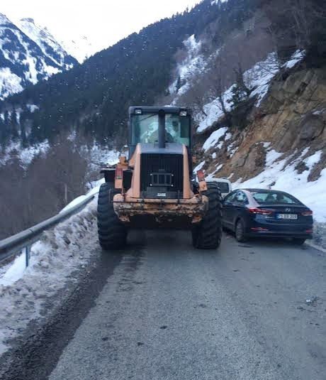 Ardahan-Artvin Karayolunda Heyelan