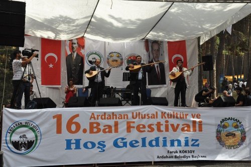Ardahan'da Bal Festivali