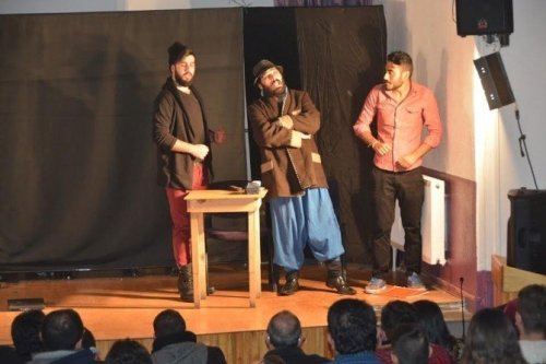 Ardahan'da Tiyatro Günleri Devam Ediyor