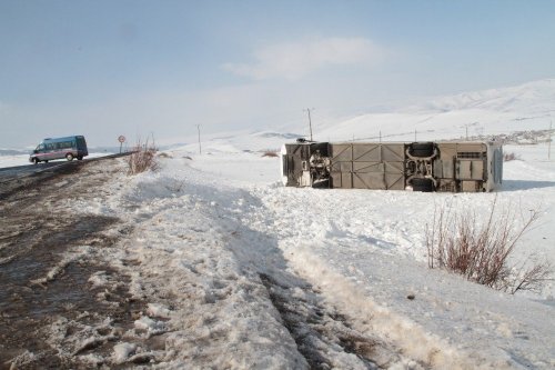 Ardahan’da Trafik Kazası: 4 Yaralı