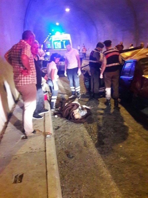 Artvin’de Trafik Kazası: 2 Ölü, 1 Yaralı
