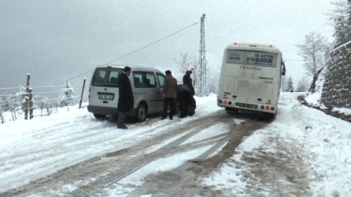 Artvin’de Ulaşıma Kar Engeli