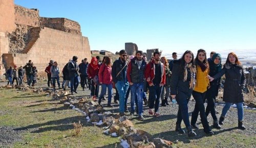 ARÜ Öğrencilerinden Ani Antik Kenti'neGezi