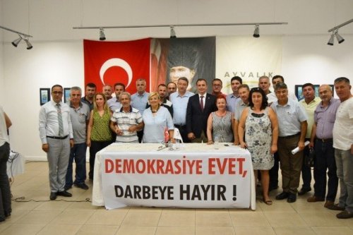 Ayvalık Belediye Meclisi Darbeye Karşı Birleşti