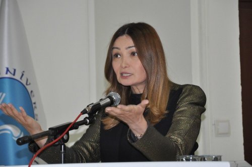 Azeri Vekil KAÜ'de Konferans Verdi