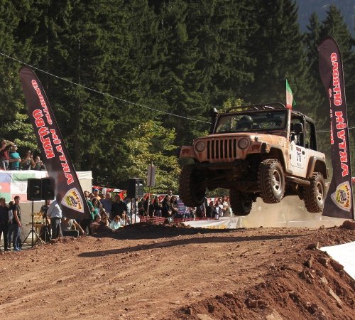 Baba Kızın Off-road Mücadelesi Dikkatleri Üzerlerine