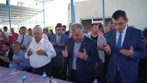 Bakan Arslan, Kağızman'da Taziyeleri Kabul Etti