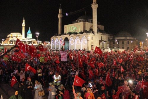 Bakan Özhaseki Demokrasi Nöbetinde Konyalılarla Buluştu
