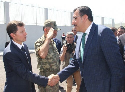 Bakan Tüfenkci 'Aktaş Sınır Kapısı'nda