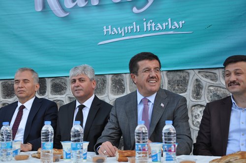 bakan-zeybekci-karsta-3-bin-kisiyle-iftar-acti-(2).jpg