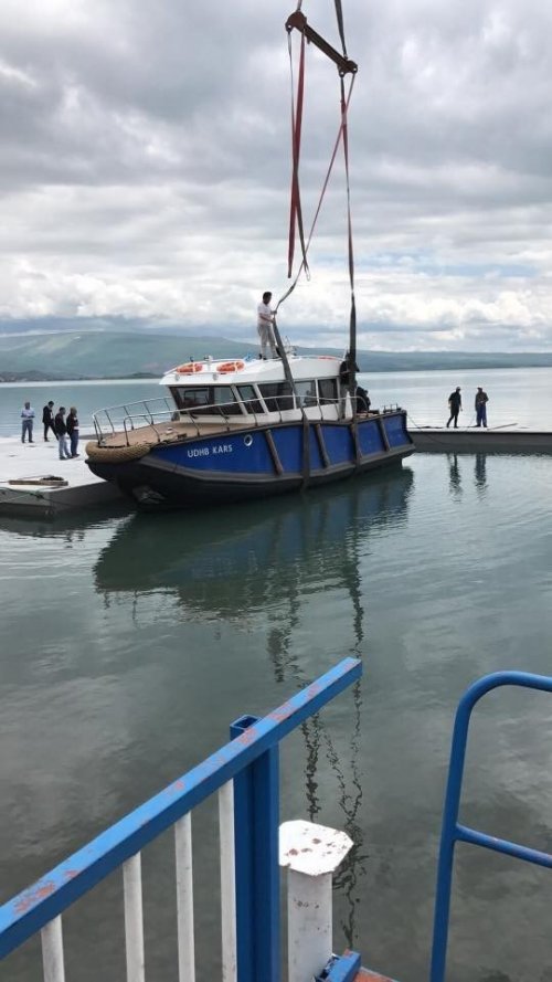 Bakanlık Çıldır Gölü’ne Tekne Yolladı