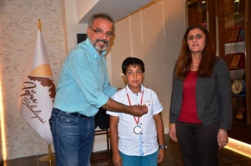 Başkan Sakık, Golfçu Halil’i Unutmadı