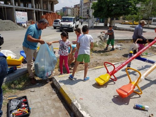 Başkan Yikit, Çocuklarla Çöp Topladı