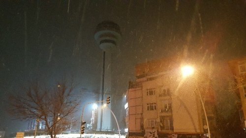 Başkent’te Beklenen Kar Yağışı Geldi