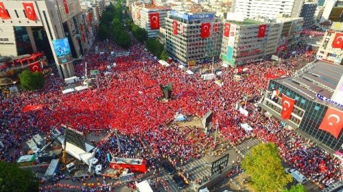 Başkent’te “Demokrasi Ve Şehitler Mitingi” Coşkusu
