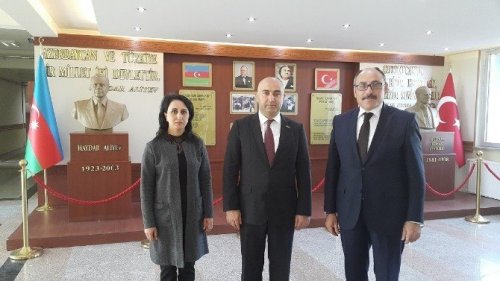 Başkonsolos Guluyev’den Lise Ziyareti