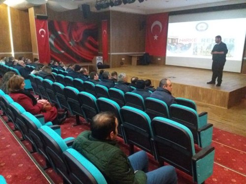 Belediye Personeline 'Narkorehber' Eğitimi