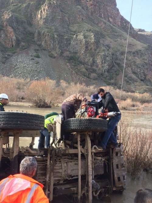 Beton Mikseri Aras Nehri’ne Uçtu