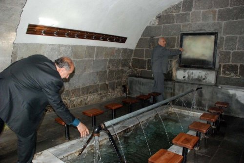 Bitlis’teki Vakıf Eserleri Büyük Bir Titizlilikle Onarılıyor