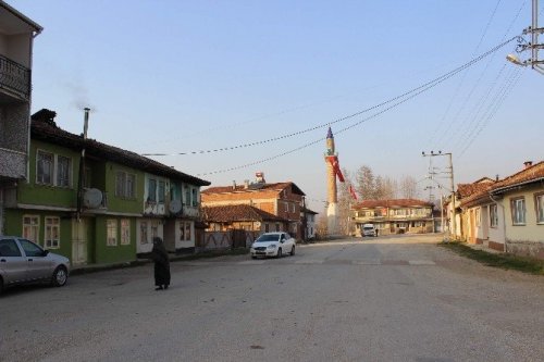 Bu Köyün Minaresi Var, Camisi Yok...