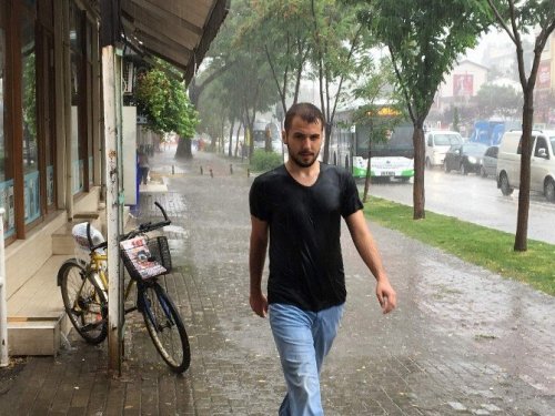 Bursa’da Yağış Hayatı Felç Etti