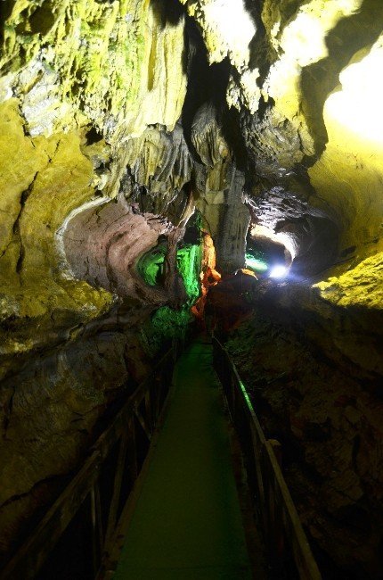 Çal Mağarası’nı 35 Bin Turist Ziyaret Etti