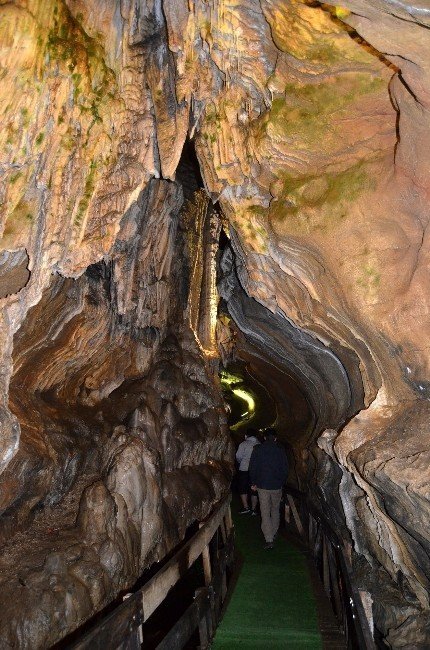 Çal Mağarası’nı 35 Bin Turist Ziyaret Etti