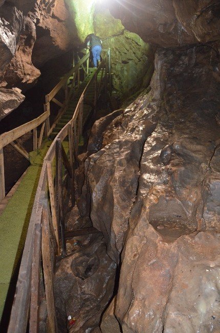 Çal Mağarası’nı 35 Bin Turist Ziyaret Etti