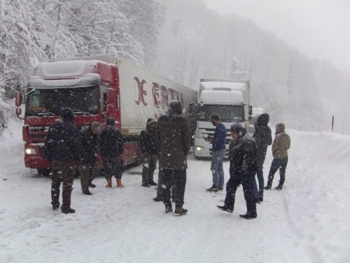 Cankurtaran’da Ulaşıma Kar Engeli