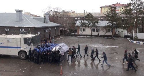 'Çevik Kuvvet’in Yağmur Altına Tatbikatı