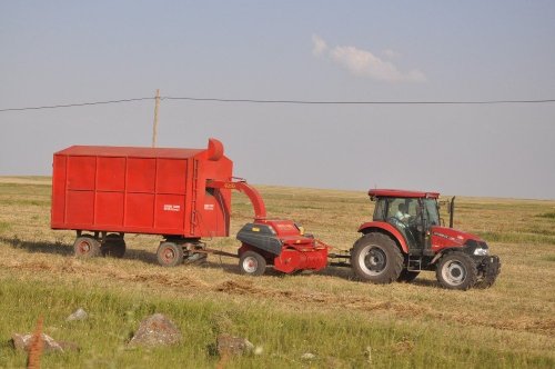 Çiftçilerin Hasat Mesaisi Başladı