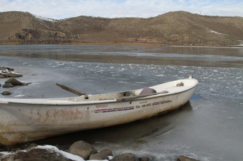 Çıldır Gölü Donmaya Başladı