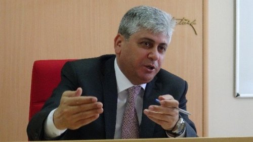 Çıldır’a İskele, Sarıkamış’a ‘Kütük Ev’ Yapılacak