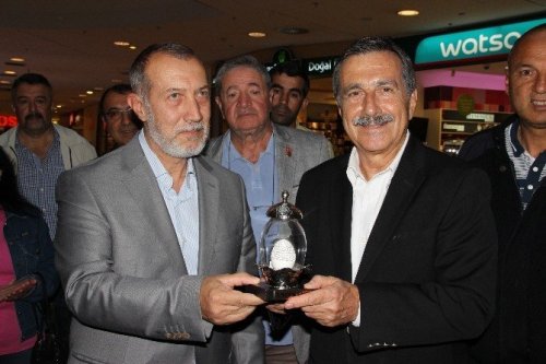 Çinli Ustadan Esinlendi, Anadolu Motiflerini Yumurtaya İşledi