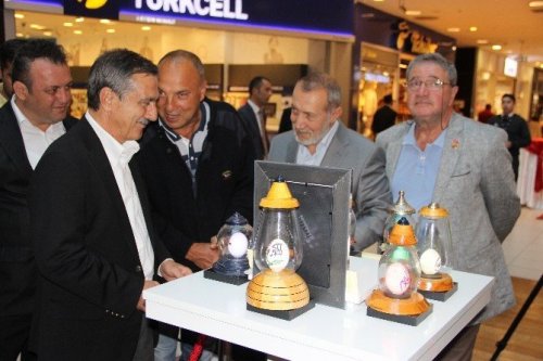 Çinli Ustadan Esinlendi, Anadolu Motiflerini Yumurtaya İşledi