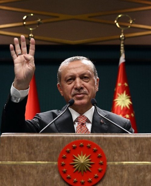 Cumhurbaşkanı Erdoğan, Nöbetteki Vatandaşlara Seslendi