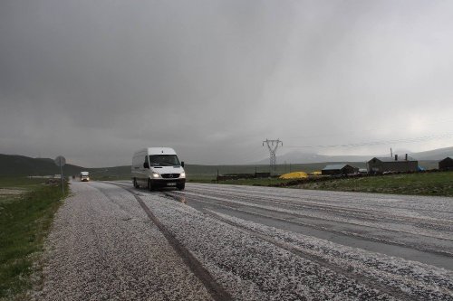 Digor’da Dolu Yağışı