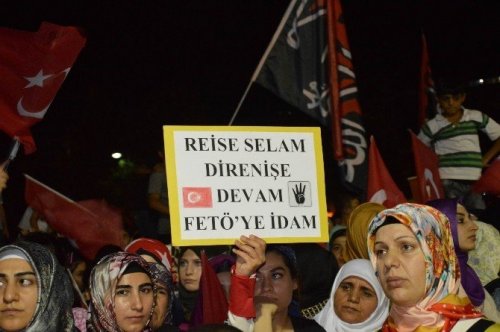 Diyarbakır’da Demokrasi Nöbeti Devam Ediyor