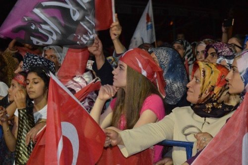 Diyarbakır’da Demokrasi Nöbeti Devam Ediyor